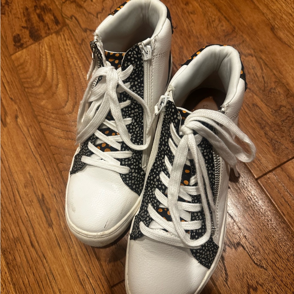 Women’s high top side zipper sneakers
